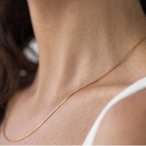 18K Gold Plated Thin Minimal Dainty Necklace - Picture 10 of 12